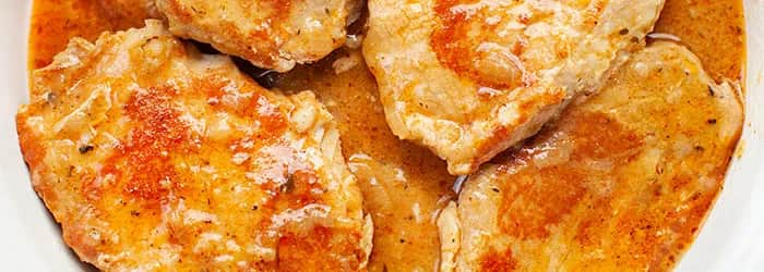 Jak zrobić schab w sosie własnym – prosty przepis na pyszne danie