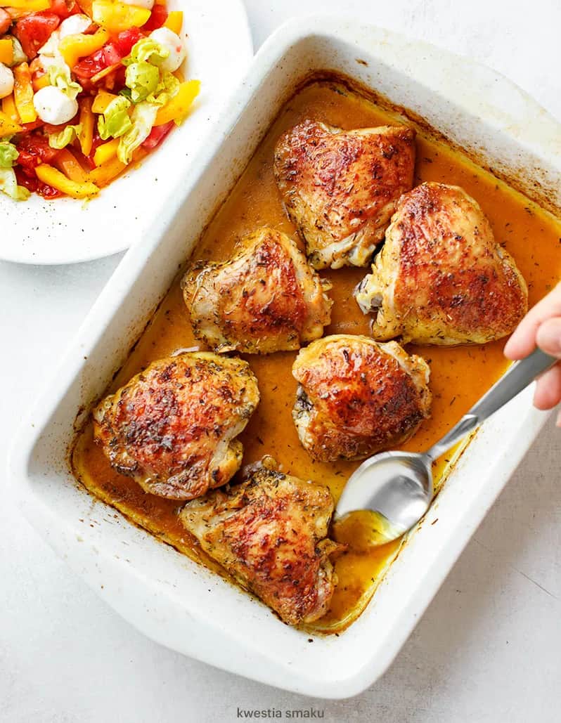 Jak idealnie piec udka z kurczaka, aby były soczyste i chrupiące