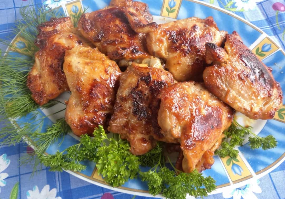 Jak upiec podudzia z kurczaka, by były soczyste i aromatyczne