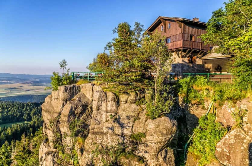 Góry Stołowe: gdzie najlepiej nocować? Sprawdź najlepsze opcje zakwaterowania