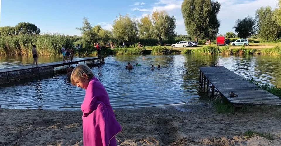 Jezioro Dziekanowskie: Bezpieczne miejsce na relaks i wędkowanie