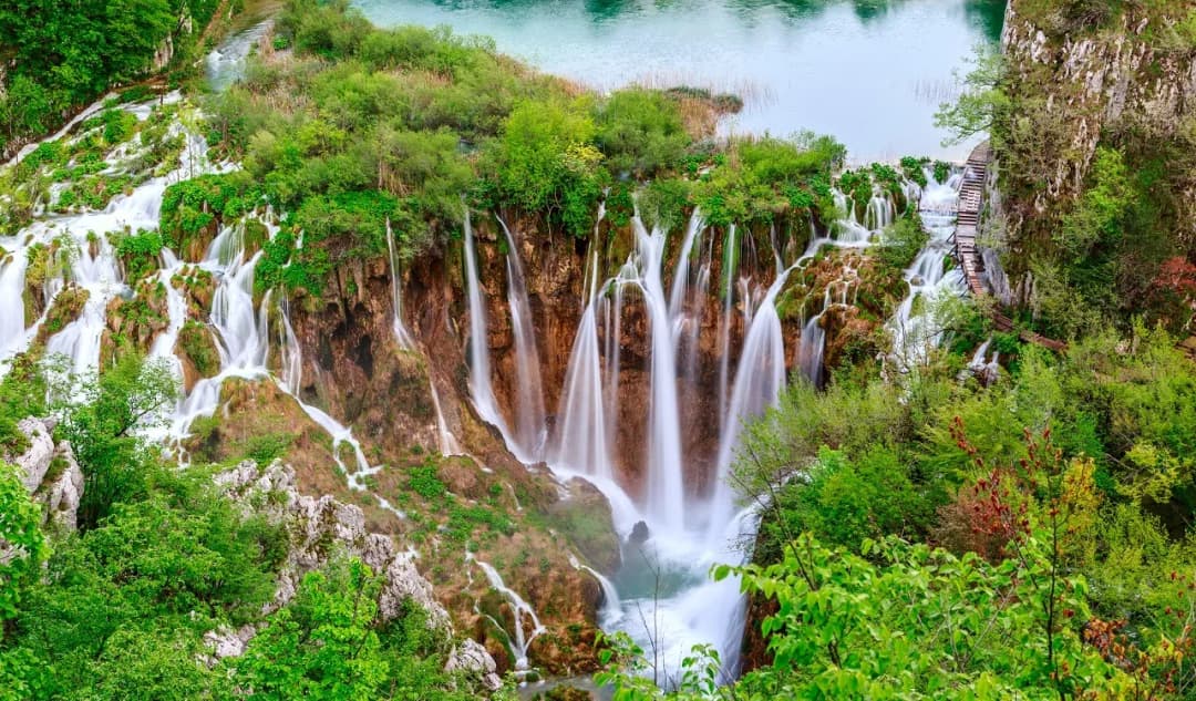Jeziora Plitwickie: Odkryj ich niesamowite piękno i atrakcje