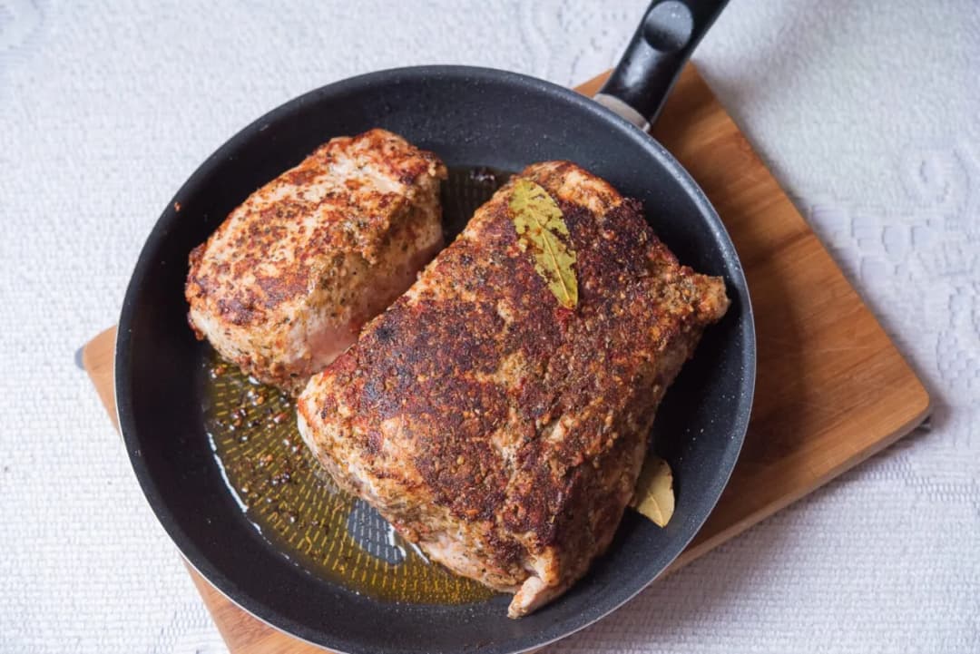 Pieczenie schabu ile czasu – uniknij przesuszenia mięsa i ciesz się smakiem