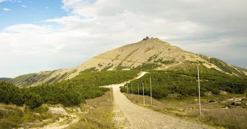 Najłatwiejszy szlak na Śnieżkę – idealny wybór dla rodzin i początkujących