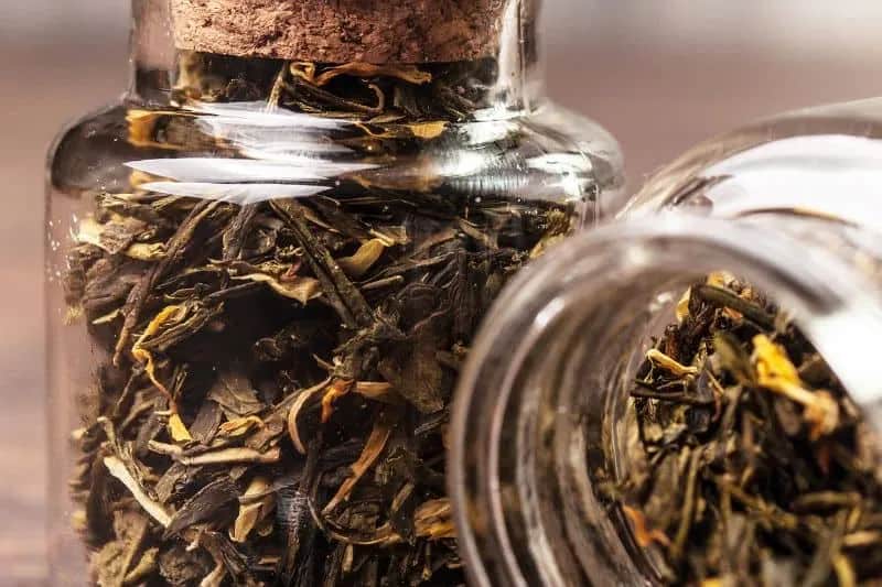 Jak prawidłowo przechowywać herbatę, by zachować jej aromat i świeżość na dłużej